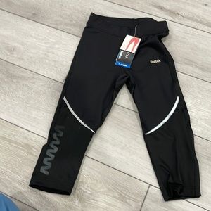 Reebok womens size xs fitted capri pants